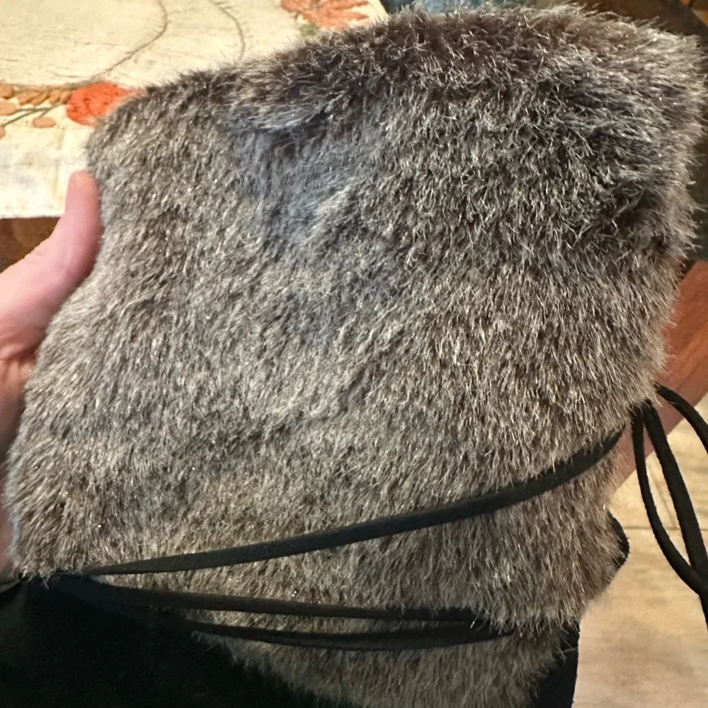 Toms Suede And Fur Women's Moccasin Boots - Picture 9 of 9